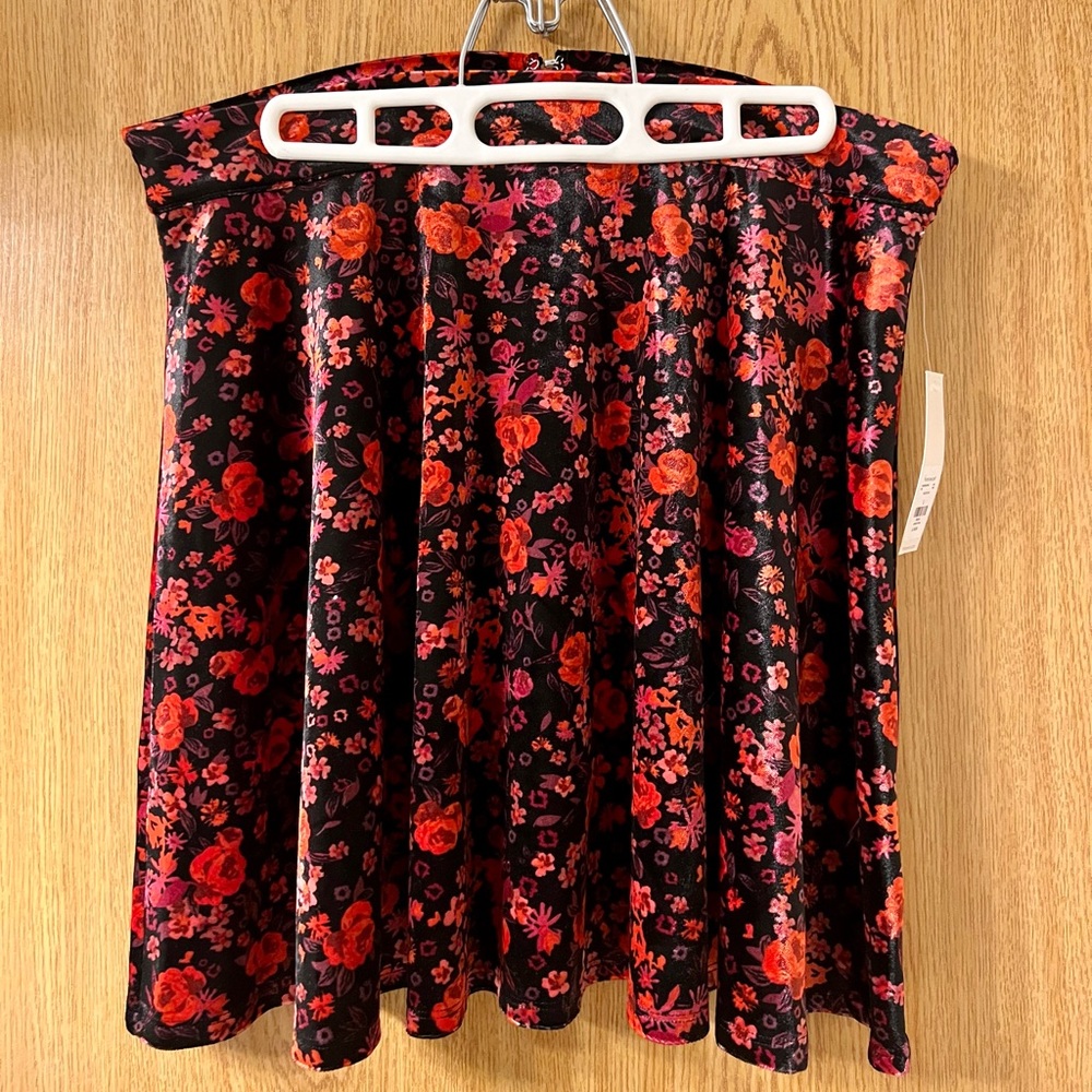 NWT holiday velvet skirt